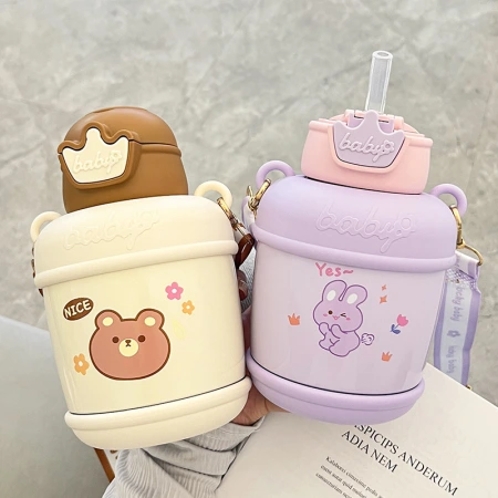 Creative high appearance level baby water bottle, children's cute straw water cup, crossbody convenient stainless steel insulated cup for women wholesale Creative high appearance level baby water bottle, children's cute straw water cup, crossbody convenient stainless steel insulated cup for women wholesale